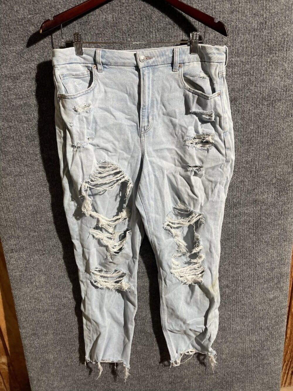 American Eagle Jeans Womens 14 Light Wash Distressed Ripped Stretch Denim